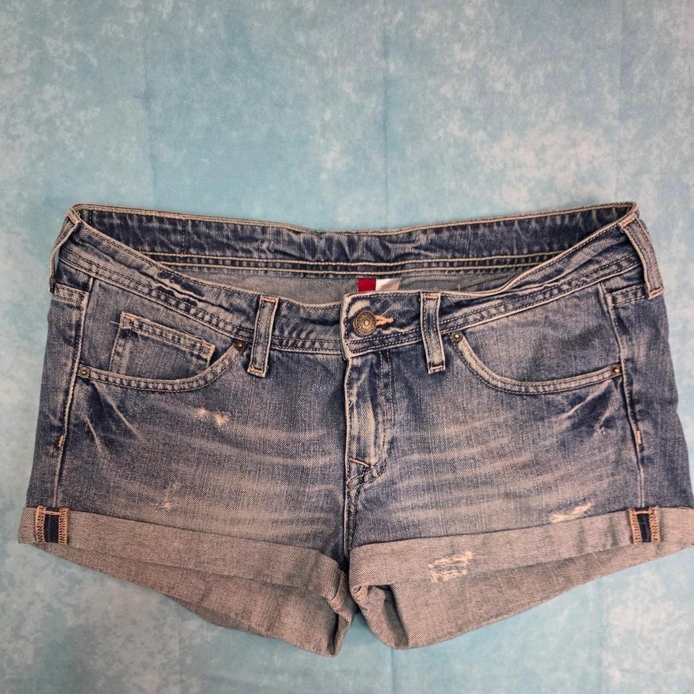 LOVE CULTURE DIVISION 34 S 747 DISTRESSED CUFFED DENIM SHORTS